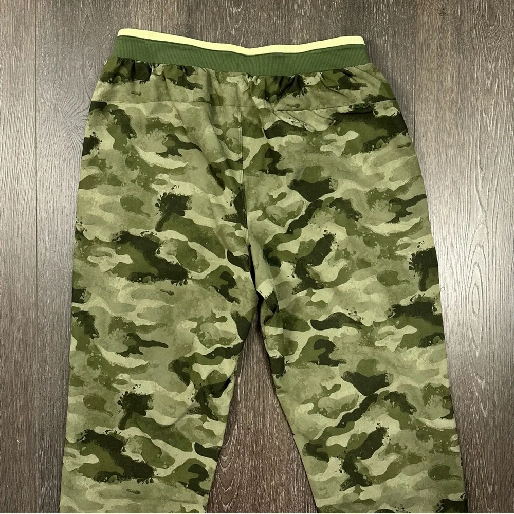 Fabletics The Fundamental Pant‎ 2.0 Camo Sz M